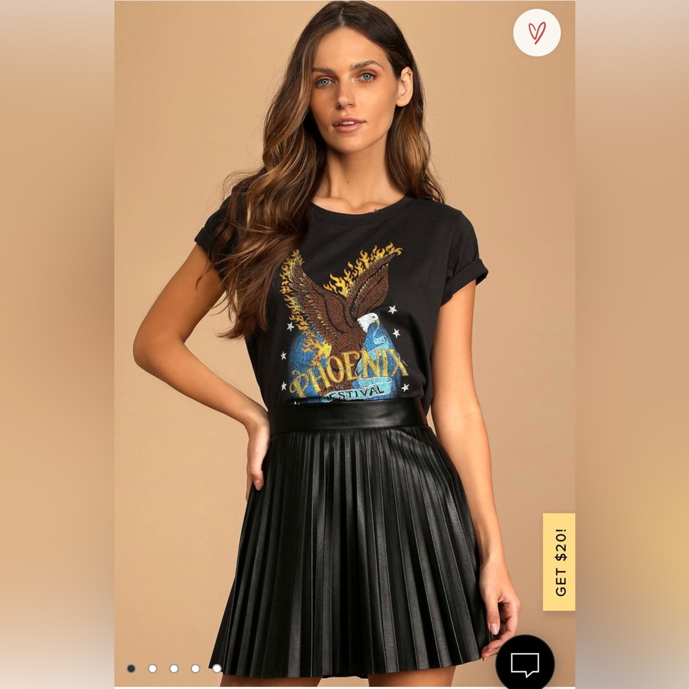 Lulu’s Black Vegan Leather Pleated Mini Skirt — Size Large — New with tags